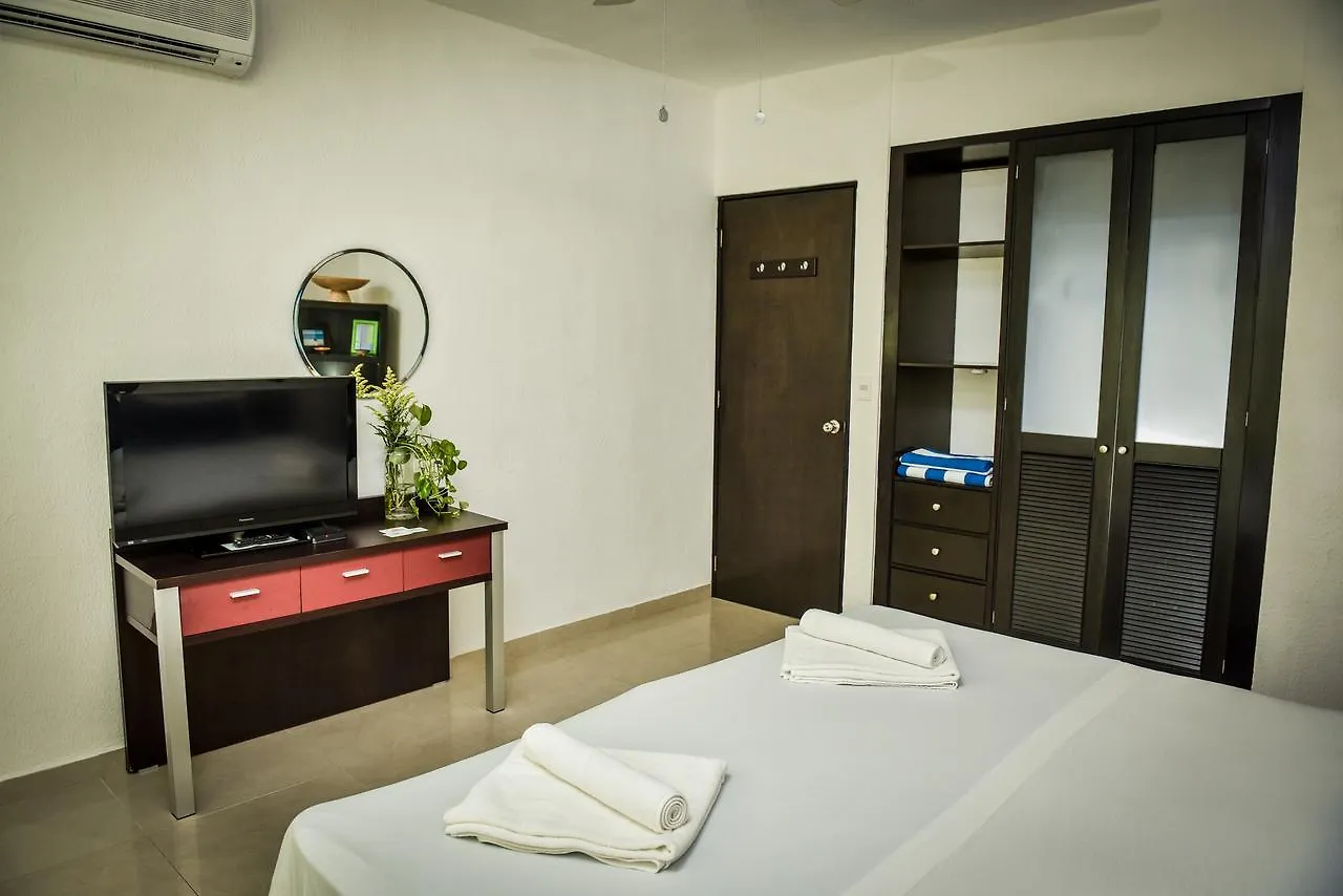فندق مبيت وإفطار بلايا ديل كارمن B&B Pelicanos